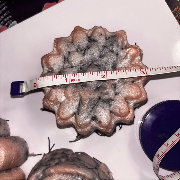 Pluck it Pal handmade by me & created for ppl who like to pluck ingrown hairs!! - Picture 5 of 16